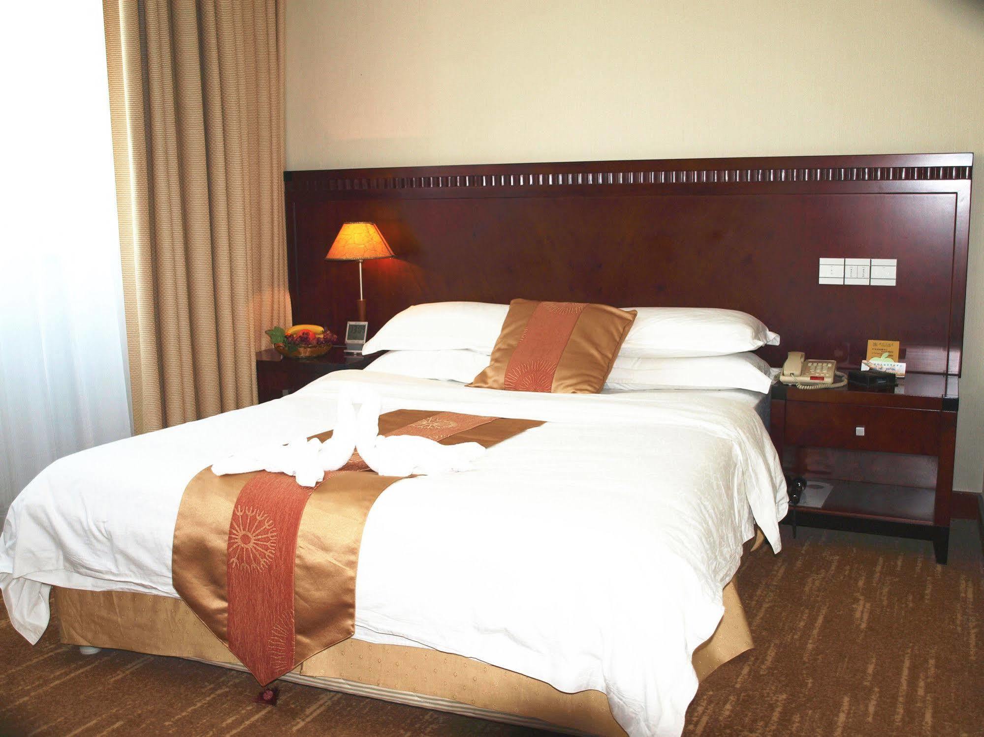 Century Hotel Taicang Exterior foto